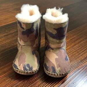 Baby Uggs Boots Size 2/3